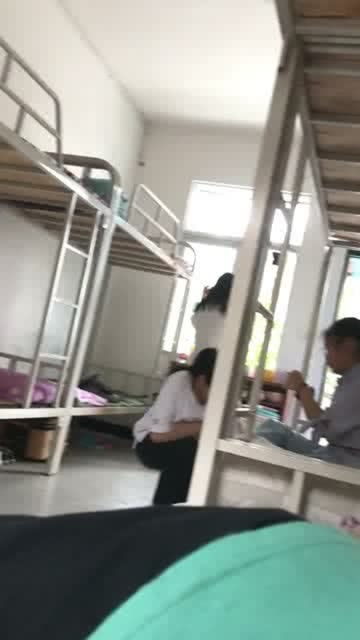 為何選擇中型餐館而非電子廠？從住宿環境看職場選擇的重要性